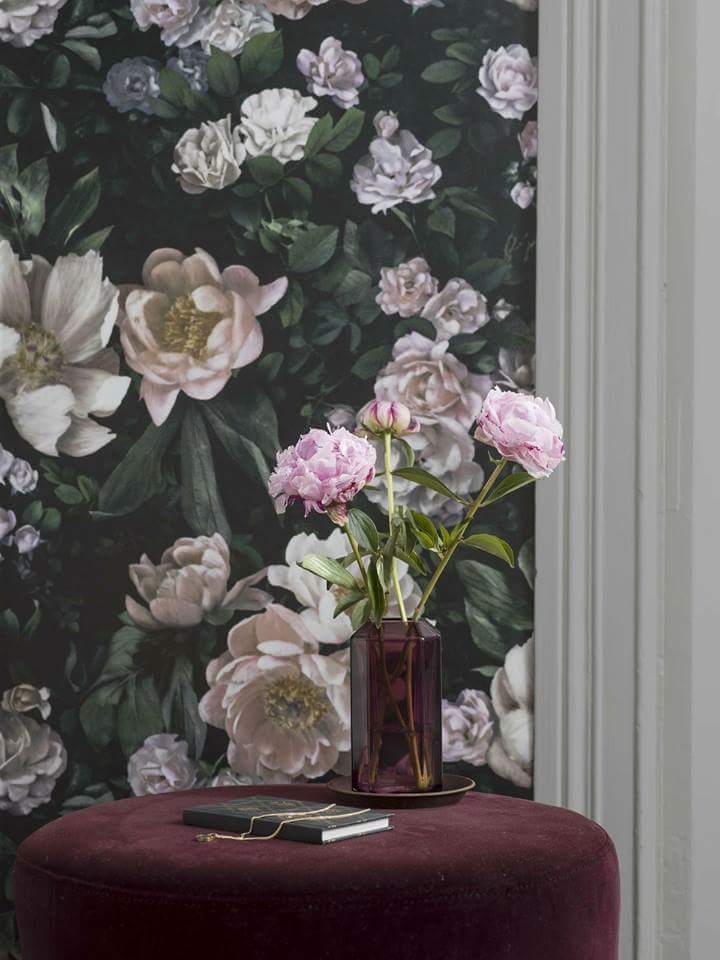 Dark Floral Wallpaper. p_860zl4310.jpg